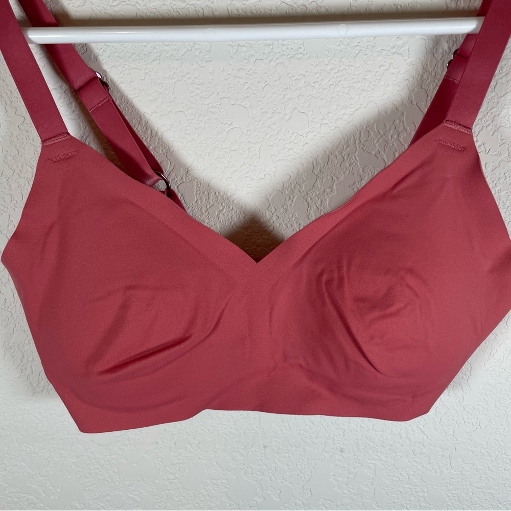 Aerie Wireless Women's Pink Bra - Picture 4 of 6